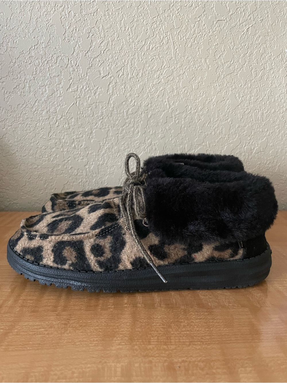 Hey Dude Britt Slip On Bootie Faux Fur Trim Size 8 Leopard Print Animal Print